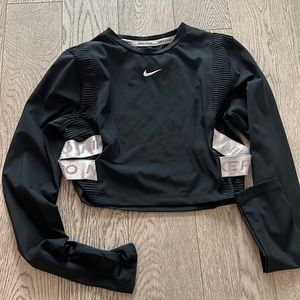 Nike Aeroadapt Cropped long sleeve